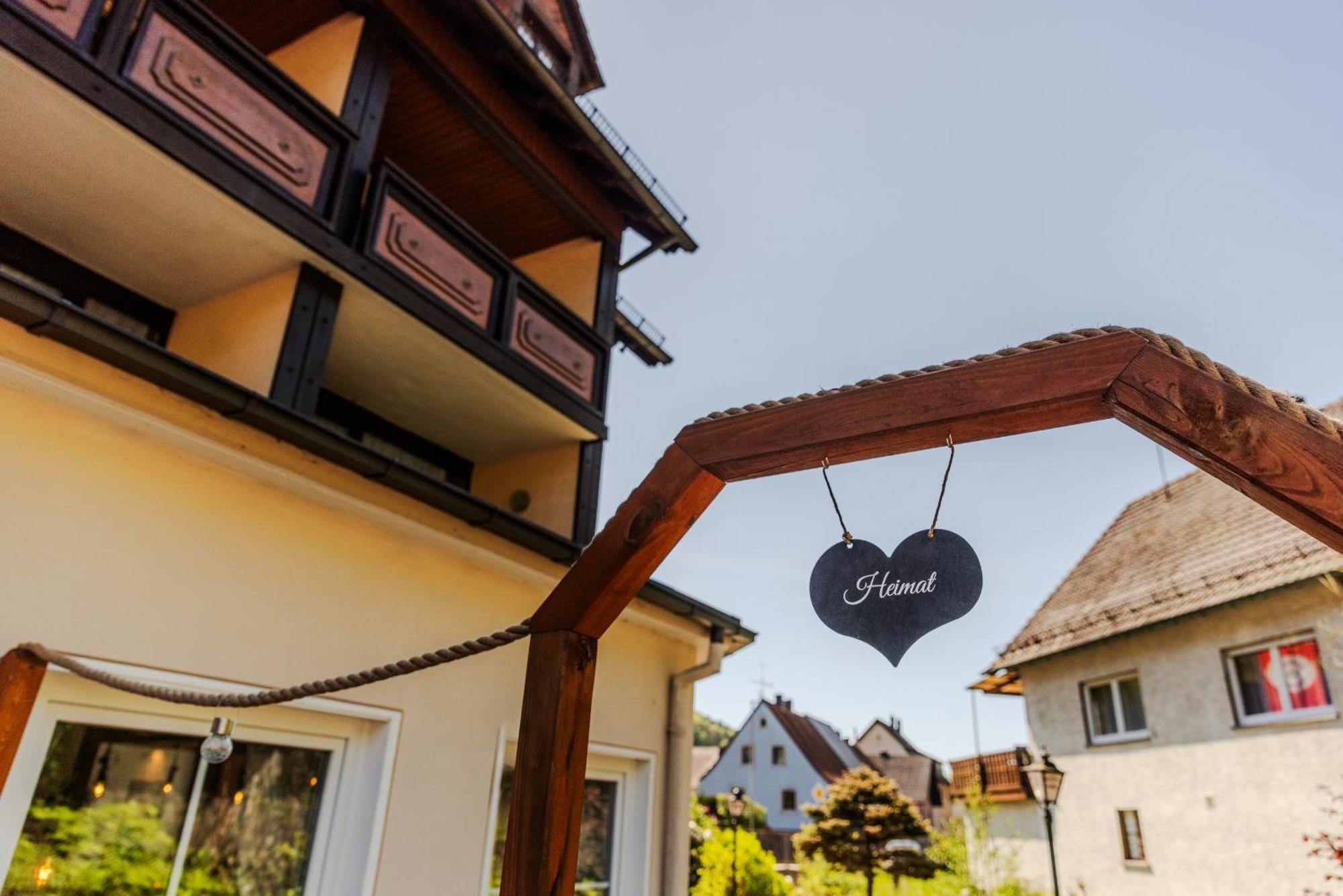 Landgasthof Zur Linde Heimbuchenthal Εξωτερικό φωτογραφία