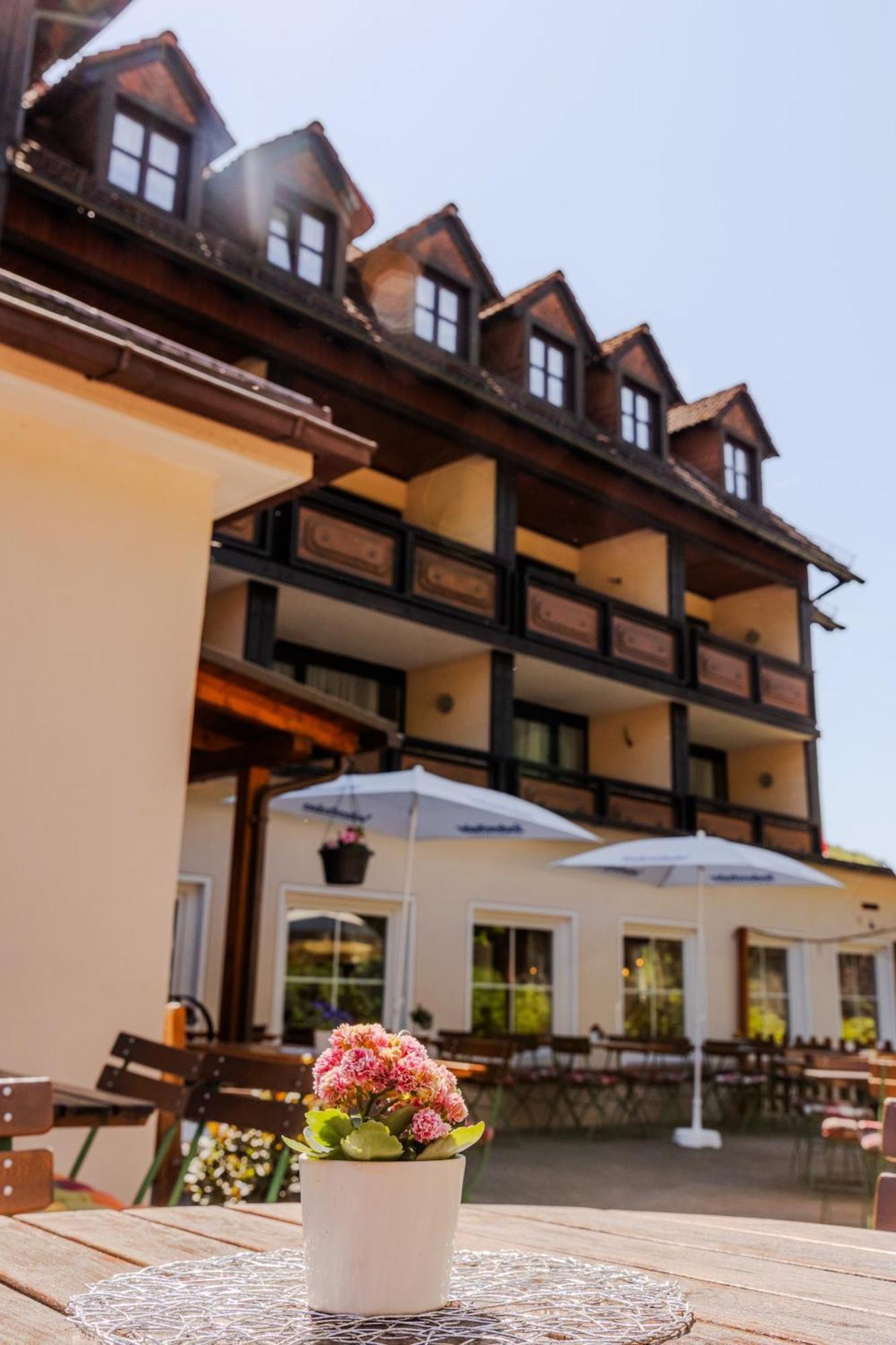 Landgasthof Zur Linde Heimbuchenthal Εξωτερικό φωτογραφία